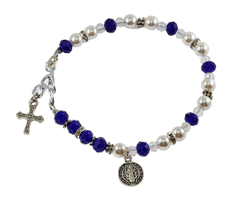 Bracciale regolabile cristallo blu e perla con la Medaglia di San Benedetto