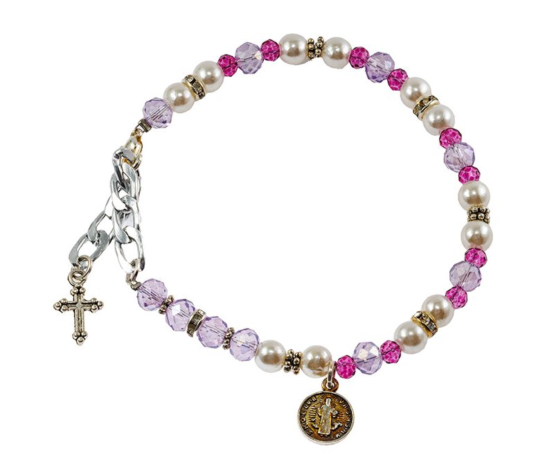 Bracciale regolabile cristallo viola e perla con la Medaglia di San Benedetto