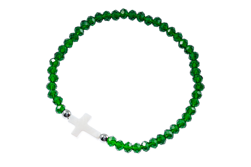 _MG_6439 Bracciale elastico con cristalli verdi e crocetta madreperla