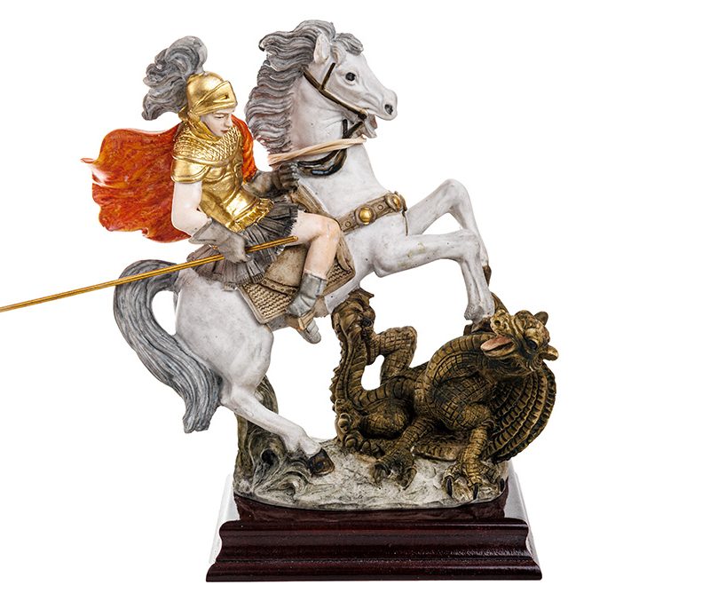 Statua di San Giorgio che scofigge il drago