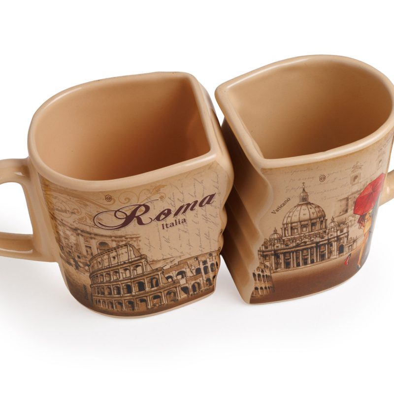 Duetto di tazze decorative seppia